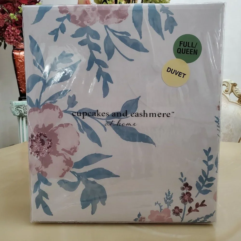 Cupcakes and Cashmere 3 Piece Floral Full/Queen 3 Piece Duvet Cover Set